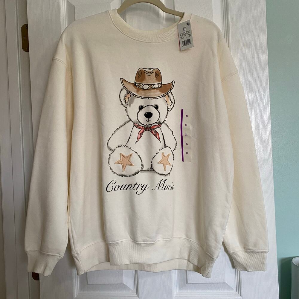 Women’s Cozy Country Music Bear sweater size XL, NWT